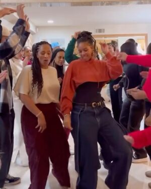 Jennifer Hudson Instagram - Everywhere I turn, another spirit tunnel is popping up! From Africa to Germany, from the church to the club, from the schools to the workplace…and everywhere in between ! When we said #ChooseJoy this season, we were not playing…Keep spreading that joy yal! Let’s go !!!