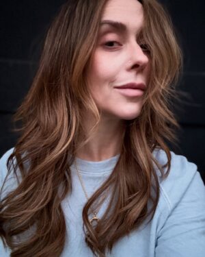 Jennifer Love Hewitt Instagram - 46 years old. No make up and no filter. (One of my besties hates a filter so this is for you ❤️) It’s been a hard start to the year. I don’t quite feel myself. But yet I feel like maybe this is all to bring me closer to who I am meant to be. In this feeling of loss and being lost I have found a strange calm and letting go that doesn’t  usually come easy to me. I know that I have the greatest kids and husband ever. My brothers hugs heal me. I feel my mom with me everyday. My friends make me want to be a better human daily. I have all the things I really need and long truly for nothing other than joyful moments, continuing in the career I love, more time with friends, delicious food and to feel a shift to this year that brings clarity and hopefully the return of a little magic. I have experienced and seen how the world can be cruel to women as they age and yet seen the women I admire become happier, sexier and more powerful with every added number. I am so deeply grateful for this life. I love all who choose to do it by my side and I am ready to give love today to the younger me and the older me because they are my ride or die’s. Sending love to all and cheers to 46! ❤️