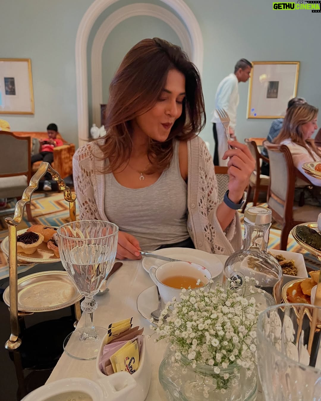Jennifer Winget - 746.3K Likes - Sunday well served! 🍰☕