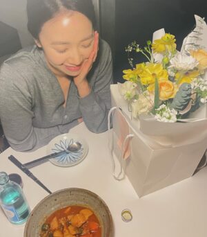 Jeon Hye-jin Instagram - 막촬 수고했다고 닭볶음탕에 소주 내어준..내 취향 정확히 알아버리는 🧞‍♂️

느므 감동이다아아

@chuny012