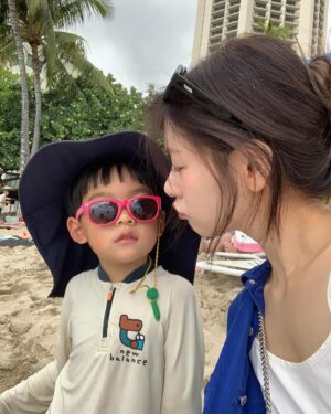 Jeong So-min Instagram - 🌈
