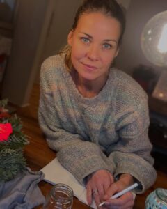 Actress Jessica Ginkel HD Photos and Wallpapers March 2025
