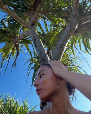 Jessica Gomes Instagram - In unison with this years Chinese zodiac year of the snake the alignment to do a detox was all in good timing, thank you @byronbaydetox for this transformative, healing & restorative week perfect to shed old skin & evolve into the next chapter feeling refreshed and rejuvenated 🐍