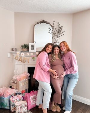 Jessica Tyler Instagram - The sweetest surprise sprinkle for baby girl today 🥹💕🌸 How lucky are we! So grateful for our village & all of the love that surrounds us 🙏🏼 Countdown is on little lady, we’re ready for you! 🩷