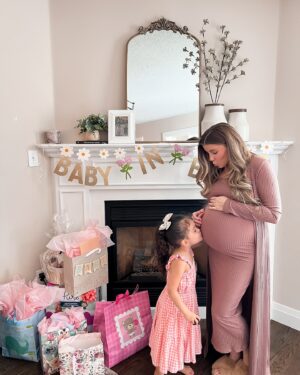 Jessica Tyler Instagram - The sweetest surprise sprinkle for baby girl today 🥹💕🌸 How lucky are we! So grateful for our village & all of the love that surrounds us 🙏🏼 Countdown is on little lady, we’re ready for you! 🩷