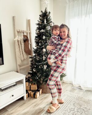 Jessica Tyler Instagram - Merry Christmas Eve from our (growing!) family to yours - my heart is so incredibly full ❤️🥰🎄
