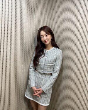 Ji E-su Instagram - 포스터🩶 오늘 또 만나요