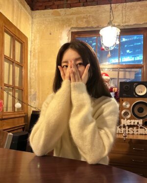 Ji E-su Instagram - 새해 복 많이 받으세요 해삐뉴이어🧡💫