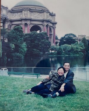 Jiang Mengjie Instagram - 亲爱的外公 再见了 我们有过无数美好的回忆 只能在此刻终止了。我相信你在另外一个世界一定会更幸福更开心 那一定是个没有痛苦和悲伤的地方。如果你有空的话可以在天上看看我哦 我还是会跟前几天一样 给你讲我工作的事情 生活的琐事 又或是遇到了什么有趣的事情 有一搭没一搭的， 我都能想到 你一定听得津津有味。只可惜 你没有办法再给我朋友圈点赞了 我也再也看不到你给我分享的照片视频了😭但是没关系 我已经把你最风光最有担当的样子记在脑海里了 你依然是我最帅的外公。再见啦～～你一定要幸福哦～～我会想你的 记得想我哦❤️❤️
ps：我有新戏你还是要来看哦 不看我会生气哒～～🤭🤭