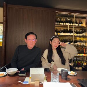 Jiang Mengjie Instagram - 和老爸的新年第一餐 happy new year！💕💕