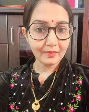 Jina Samal Instagram - Hello January 2025 🫰🤞#todaysoutfit #todaymood #metime #newhope #thinkpositive #hometime #selfconfidence #exitment #postivevibes #zeenasamalpanigrahy 🫶❤️🧿😇