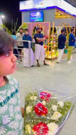 Jinsha Basheer Instagram - ഒരു വർഷത്തിന് ശേഷം അവരുടെ ലോകത്തേക്ക് തിരികെ എത്തിയപ്പോൾ.ഇനി രണ്ടു മാസം ആകെ ആർമാദം 😂😂

#child #happiness #kids #enjoyment #enjoy #airport #pravasi #vacation #vacationmode #vacationvibes