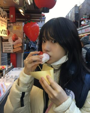 Jo Yu-ri Instagram - 🍜🍥🍓😋