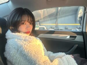 Jo Yu-ri Instagram - ☀️☀️🚙🚙