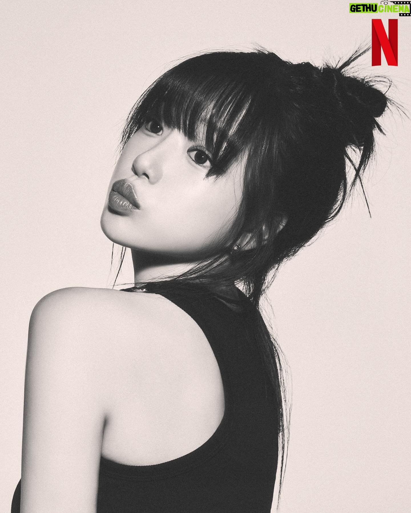 Jo Yu-ri - 1.7 Million Likes - > •
ー ᗜ ✌︎︎
@netflixkr
@netflix