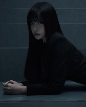 Jo Yu-ri Instagram - > •
 ー　　　　　 ᗜ ✌︎︎ 

@netflixkr 
@netflix