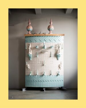Joana Vasconcelos Instagram - "Mis obras terminan en la persona, es decir, si no hay una interacción con el público la obra no está terminada", nos cuenta la protagonista de nuestro nuevo En Vogue, la artista @joanavasconcelosatelier. El próximo 13 de febrero, estrena su nueva exposición, ‘Flamboyant’, en el Palacio de Liria en Madrid, que cuenta con el patrocinio de @dior. 
{Puedes leer la entrevista completa en el link de la bio de @voguespain} 
▪Fotografía: @cesarsegarra_
▪Estilismo: @patricia.lopezp
▪Texto: @cecilia_casero
▪Maquillaje y peluquería: @juliakraemermakeup

“My work ends with the person, if there isn’t an interaction with the public, the work isn’t finished”, says the star of our new In Vogue, artist @joanavasconcelosatelier. On February 13th, she inaugurates her new exhibition, ‘Flamboyant, at the Palacio de Liria in Madrid, sponsored by @dior. 
{Read the full interview at @voguespain’s link in bio}