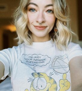 Actress Jodelle Ferland HD Photos and Wallpapers November 2024