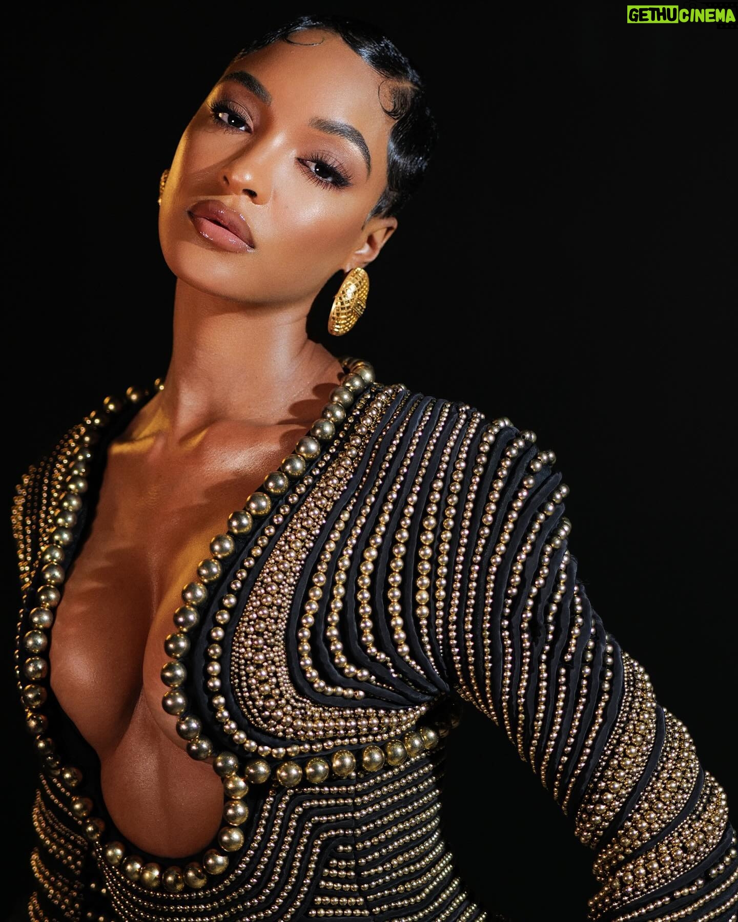 Jourdan Dunn - 3 Likes - Balmain X Lion king 💛👑
Had a magical night celebrating lions king 30th anniversary and @balmain iconic collection with @disney!! Absolutely love this dress! Love you @olivier_rousteing 💛