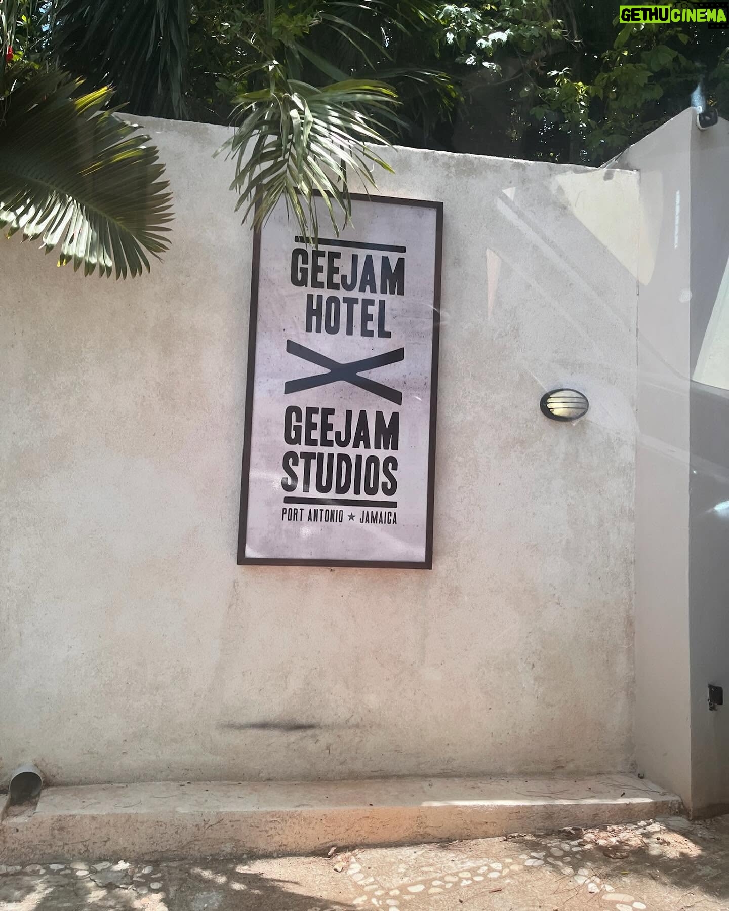Jourdan Dunn - 3 Likes - Unforgettable memories thank you @geejamhotel @jbgeejam 🇯🇲💛
