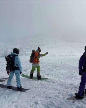 Joyce Tang Lai-Ming Instagram - Amazing #backcountrysnowboarding #nature #enjoy