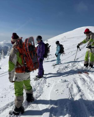 Joyce Tang Lai-Ming Instagram - Amazing #backcountrysnowboarding #nature #enjoy