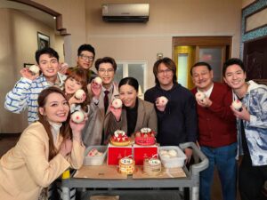 Joyce Tang Lai-Ming Instagram - Thanks hung’s family 
#愛回家之開心速遞 #熊家人
@konniecrab @palsinn @kellyyygu_ @riccong @tong_ying_ying @kalok_ @cheungstanley