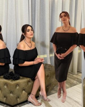 Juhi Babbar Instagram - Between all the chaos, a little glamour never hurts 😉🖤✨

Thankuuu @_the_sanaeya 😅💣

( Glam | Glamour | Chaos | Between Things | Loving It | Juhi Babbar Soni )
#MyStyle #MyChaos #Glamour #MyGlam #MeMyself&I #Trendy #Fyp #Explore #JBS #JuhiBabbarSoni