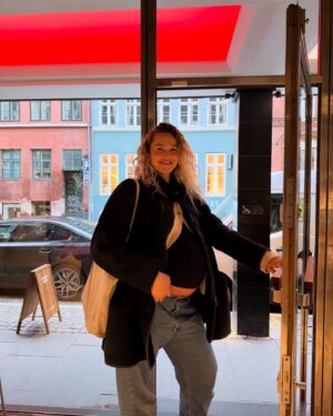 Julie Zangenberg Instagram - Stødte på min smukke ven idag, der om et sekund bliver mor. Den bedste af slagsen, ved jeg allerede.