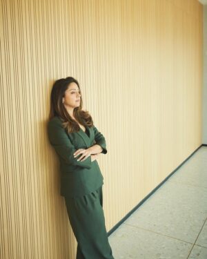 Jyothika Instagram - 💚

Styling @radhikamehra 
Make up @devika.kharwa
Hair @prachina_hair
Photographer @nupuragarwal
Styling assistant @keyurisangoi