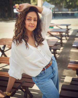 Jyothika Instagram - Look hot! Feel cool! 💙

Styling @radhikamehra
Make up @devika.kharwa
Hair @prachina_hair
Photographer @nupuragarwal__
Styling assistant @keyurisangoi
Earrings & rings @studioviange @blissbyhnk
Bracelets @simranchhabrajewels @ascend.rohank
Sunglasses @dgt.opticians @celine