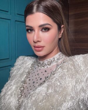 Kainaat Arora Instagram - Life Of A bird 🦅🦅🦅🦅 🦅
.
.
.
.
#kainaatarora 
Managed by : #priyankShah 
📷 : @business.manager_kainaat 
Glam : #Rahul