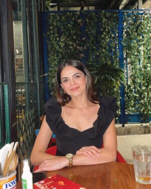 Kamya Ahlawat Instagram - A bistro table, food you can’t pronounce and drinks you can’t handle. 🍸