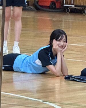 Kang Na-eon Instagram - 아싸 지은이와 가언고 인싸 of 인싸들.. 🥹
11/18 부터 @netflixkr 에서도 만나요🏫💙