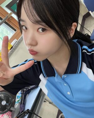 Kang Na-eon Instagram - 아싸 지은이와 가언고 인싸 of 인싸들.. 🥹
11/18 부터 @netflixkr 에서도 만나요🏫💙
