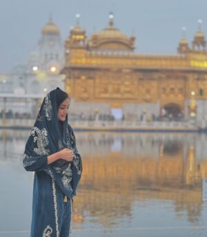 Kanikka Kapur Instagram - Waheguru 🙏