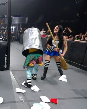Karen Yu Instagram - @tatumpaxley_wwe and @therealestwendy showed out in the first-ever Women’s Casket Match in WWE history! 🙌
