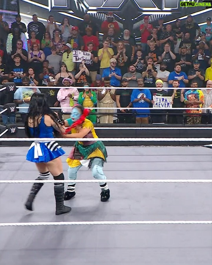 Karen Yu - 47K Likes - @tatumpaxley_wwe and @therealestwendy showed out in the first-ever Womenās Casket Match in WWE history! š