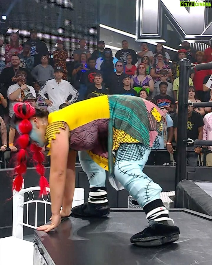 Karen Yu - 47K Likes - @tatumpaxley_wwe and @therealestwendy showed out in the first-ever Womenās Casket Match in WWE history! š