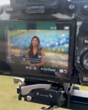 Karishma Kotak Instagram - Back where I belong - this time hosting the last leg of the @_legends90 here in Raipur!!! 🏏🏏 @hcmediamgmt 
Catch all the live action only on @sonysportsnetwork 
Sony sports Ten and Sony sports Ten 3