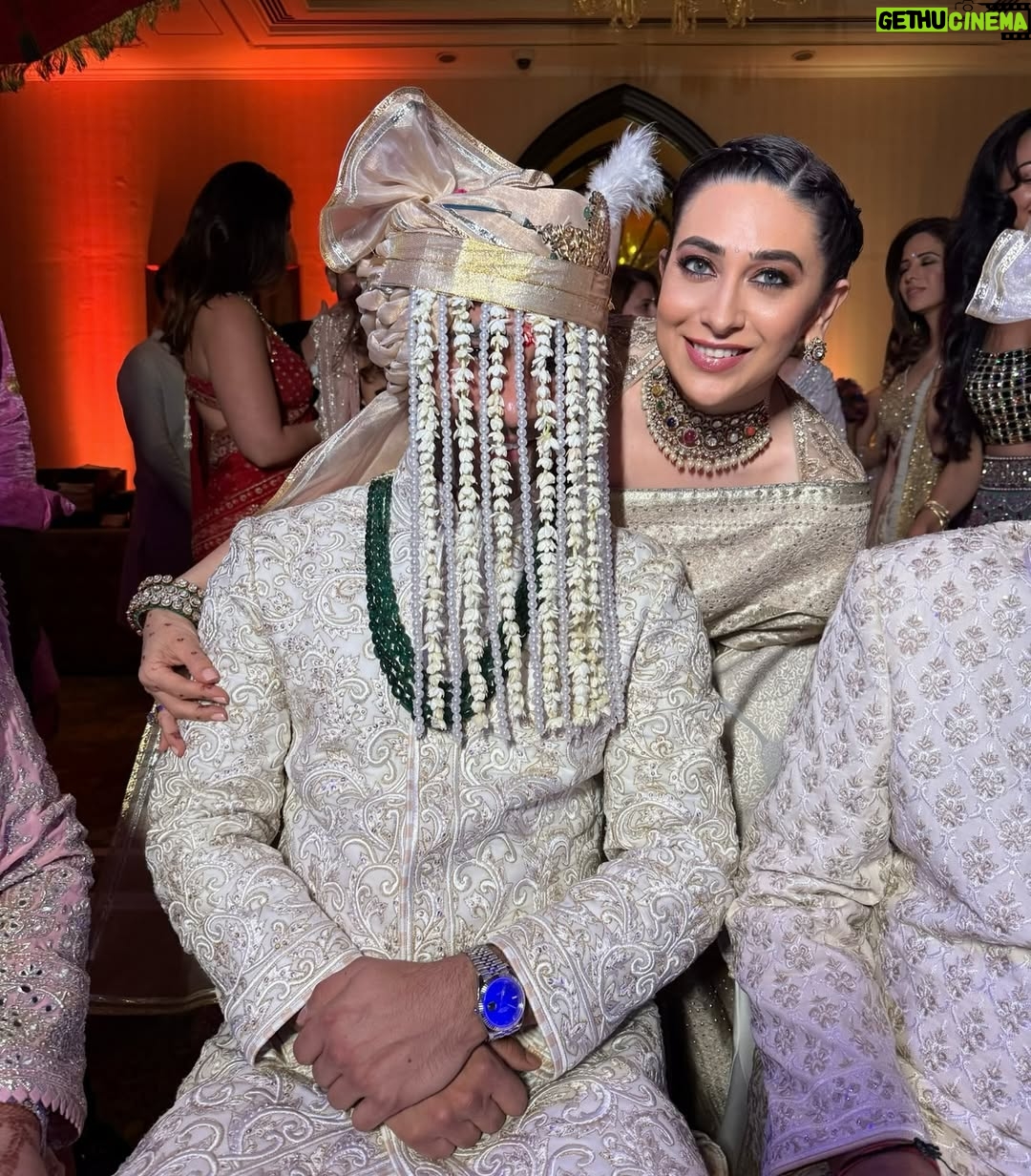 Karisma Kapoor - 408.3K Likes - Dizzy in Love โฆ เคถเคพเคฆเฅ โค๏ธโจ
Wearing - @taruntahiliani
Necklace - @sunita_shekhawat_jaipur
Handstacks and earrings - @khuranajewelleryhouse
Styled by - @stylebyami