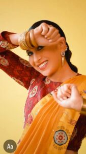Actress Karisma Kapoor HD Photos and Wallpapers February 2025