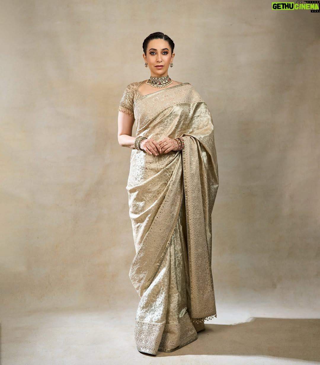 Karisma Kapoor - 408.3K Likes - Dizzy in Love โฆ เคถเคพเคฆเฅ โค๏ธโจ
Wearing - @taruntahiliani
Necklace - @sunita_shekhawat_jaipur
Handstacks and earrings - @khuranajewelleryhouse
Styled by - @stylebyami