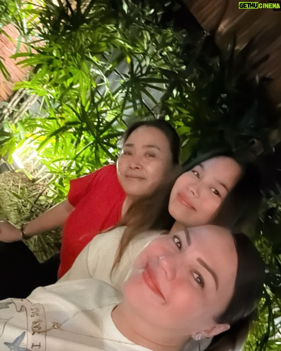 Karla Estrada - 53.9K Likes - 02-08 Happy Birthday to my youngest Angel
We love you Anak! @lella_ford