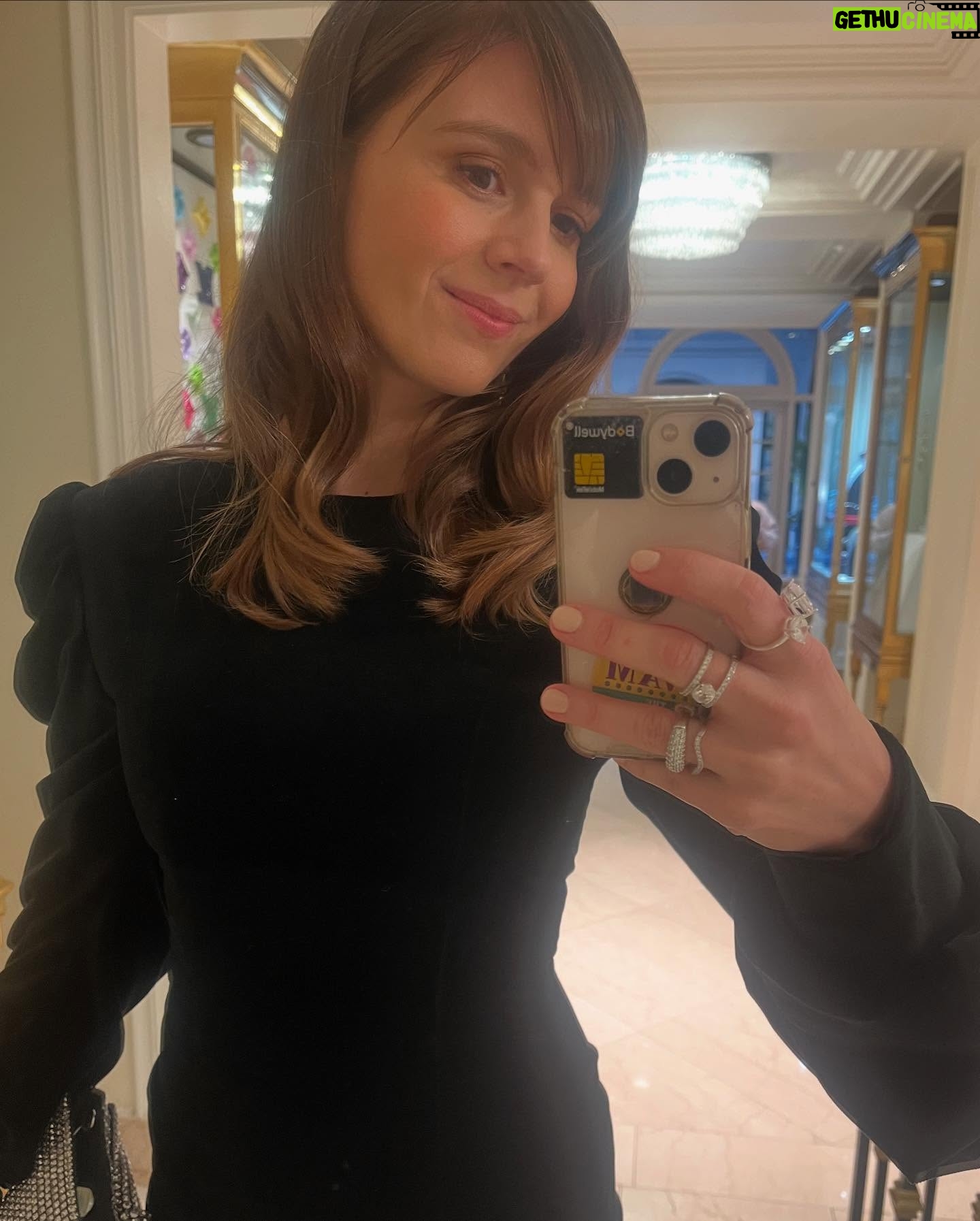 Katja Herbers - 10.3K Likes - Critics Choice Awards yesterday!
Swipe for the best speech, the best guys, the dresses I didnāt wear, the poses I didnāt strike, our current new Nielsen rating (still in that top 10!), and my tired face without the glam and the lights and the dress.
Thank you @pennylovellstylist @mollyrstern @ryanrichman @paola_quiroz27 š©·š©·š©·
š @sagio_official
š @sifjakobsjewellery @rommanelus
š @meliebianco
š @charleskeithofficial