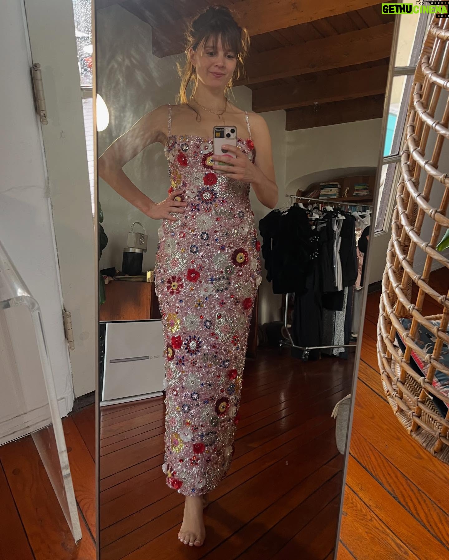 Katja Herbers - 10.3K Likes - Critics Choice Awards yesterday!
Swipe for the best speech, the best guys, the dresses I didnāt wear, the poses I didnāt strike, our current new Nielsen rating (still in that top 10!), and my tired face without the glam and the lights and the dress.
Thank you @pennylovellstylist @mollyrstern @ryanrichman @paola_quiroz27 š©·š©·š©·
š @sagio_official
š @sifjakobsjewellery @rommanelus
š @meliebianco
š @charleskeithofficial