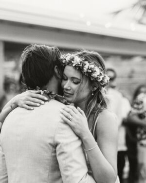 Katrina Bowden Instagram - 11.08.24💍💛🌺

📸 @john_hook