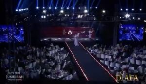 Katya Lel Instagram - Международная Премия « Diafa @diafaofficial 🏆, за мировой хит « Мой мармеладный « , в Дубай! Прямая трансляция на 12 стран мира. 
Невероятно тепло принимали, с любовью и искренностью! Благодарю!🫶🙏🏻
#катялель #мировойхит #дубай #diafa #моймармеладный #люблювас