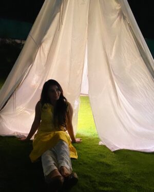 Kaushiki Rathore Instagram - I’m very fortunate that I can live many lives in one life.
Acting is not a profession or a job for me, it is my self-growth Because of this I am becoming a good person. I am able to understand people. I am able to understand their pain, life and the feelings of people. Whether it is a human or an animal,so acting is making me a good person 
And I think I am understanding life also.

STILLNESS. THAT’S ALL AND THAT’S
THE HARDEST THING.

#actorslife🎬