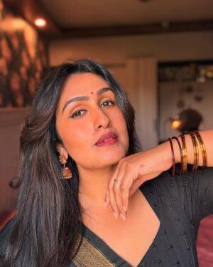 Kavitha Nair Instagram - First saree-ing of 2025 🖤